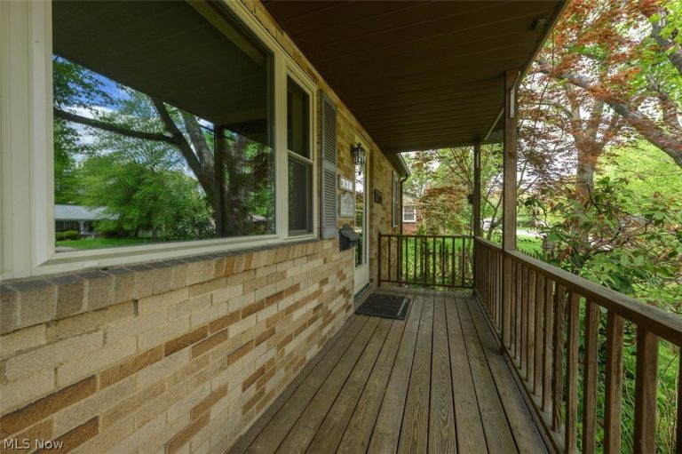 905 Pineview Avenue, North Canton, OH - Photo 3