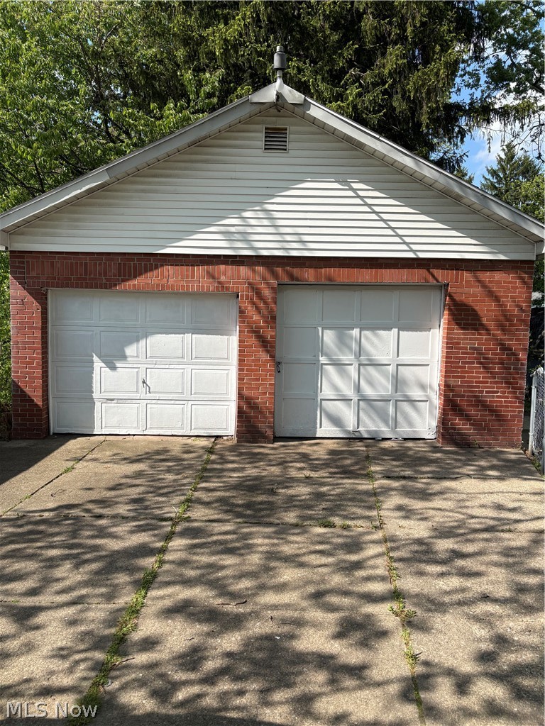 823 Marie Avenue, Akron, OH - Photo 2