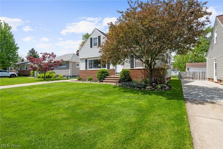 1244 Miner Road, Mayfield Heights, OH - Photo 3