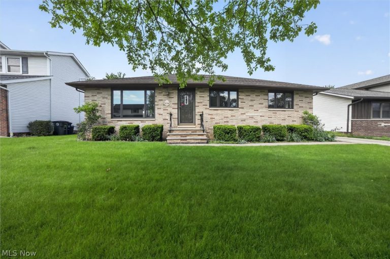 4746 Elizabeth Lane, Brooklyn, OH, 44144