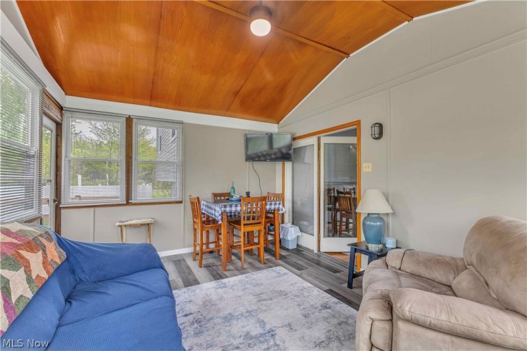 4089 Westlake Road, Cortland, OH - Photo 8