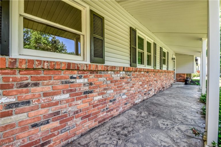 9412 Beaver Creek Drive, Mentor, OH - Photo 4