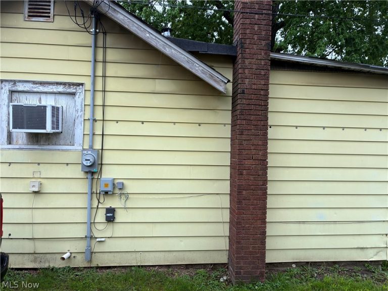 134 Harmon Avenue, Brewster, OH - Photo 2