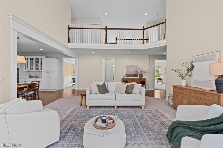 6030 Penfield Lane, Solon, OH - Photo 4