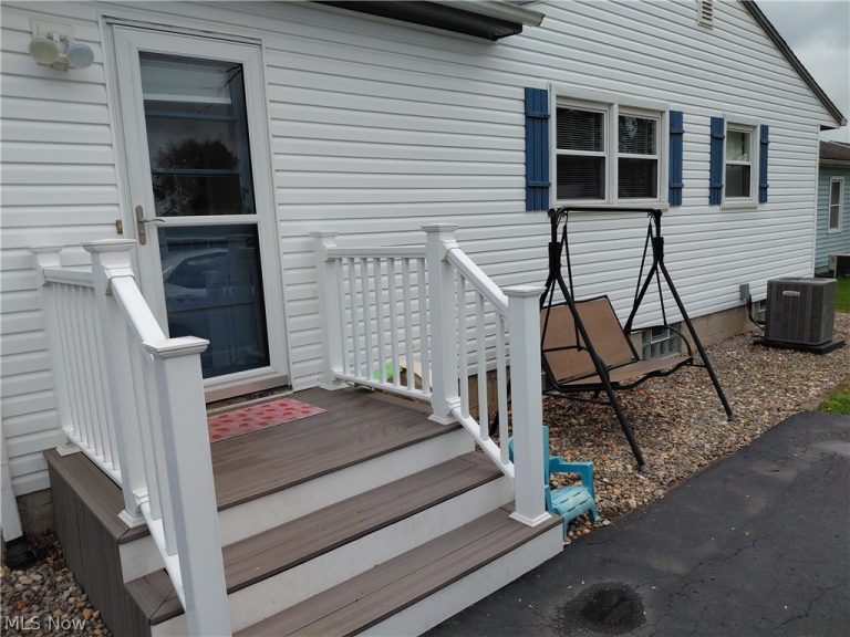 506 Moore Street, Hubbard, OH - Photo 3