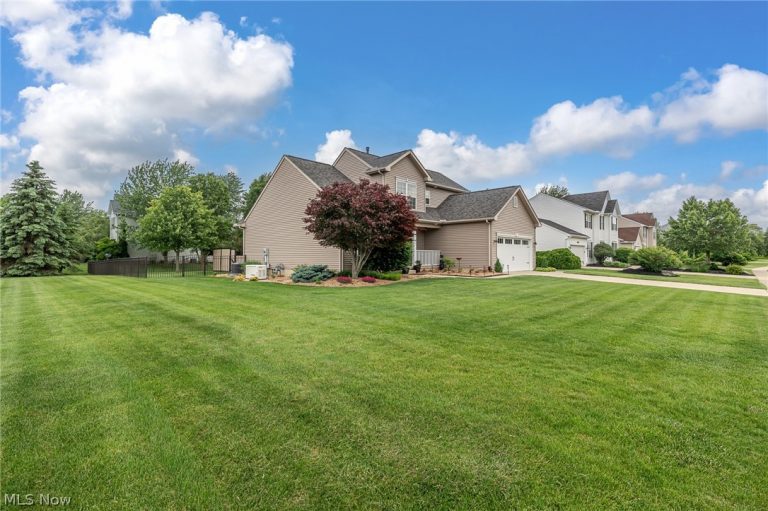37164 Stone Creek Drive, North Ridgeville, OH - Photo 2
