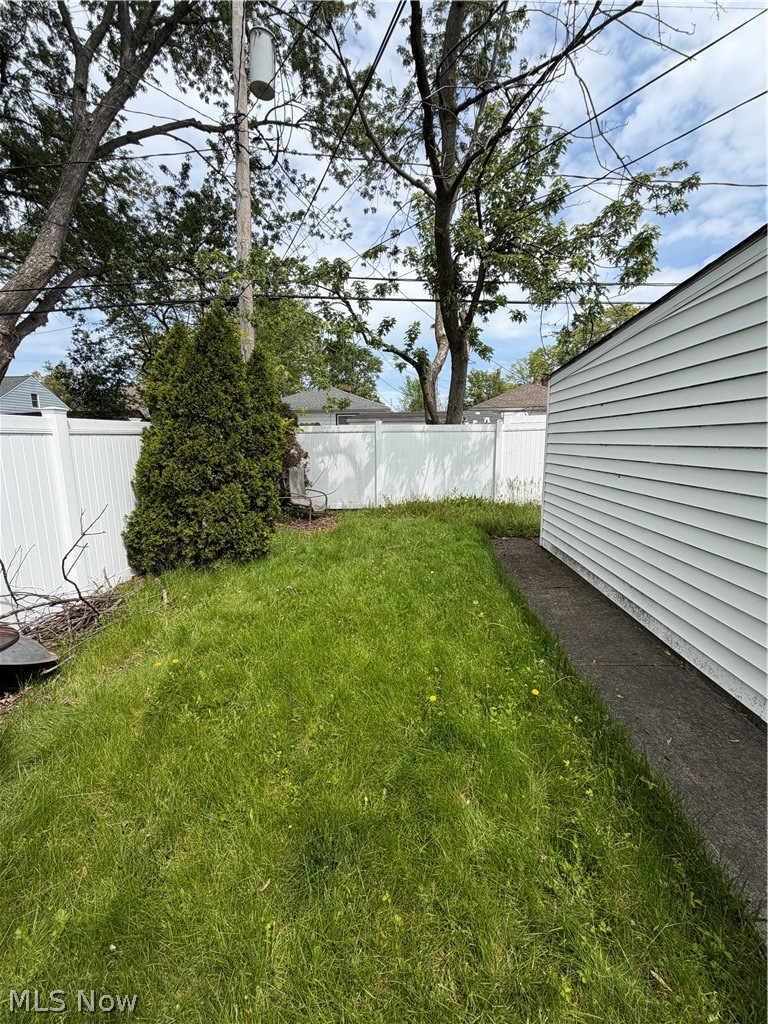 13912 Liberty Avenue, Cleveland, OH - Photo 2