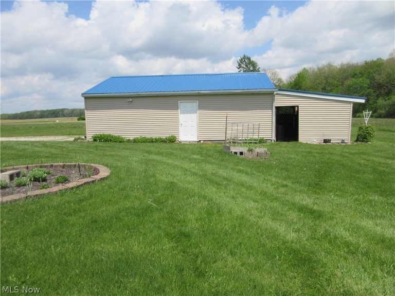 5232 Russel Road, Andover, OH - Photo 4