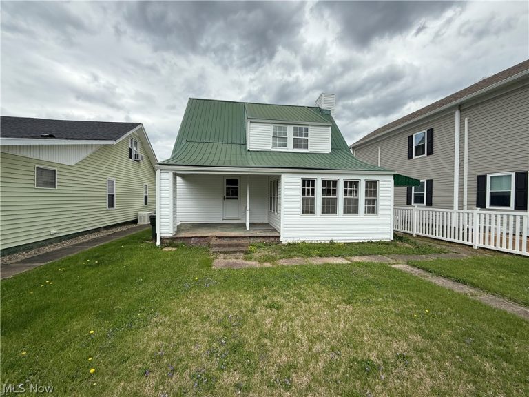 310 Barkwill Street, St Marys, WV - Photo 2