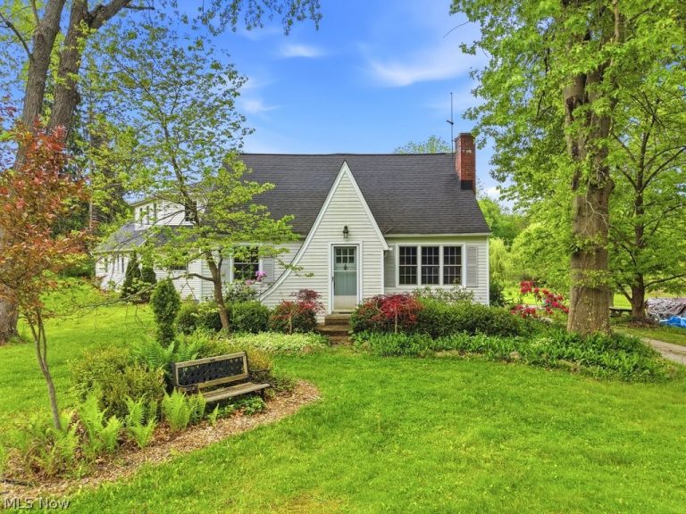 7429 Chagrin Road, Chagrin Falls, OH, 44023