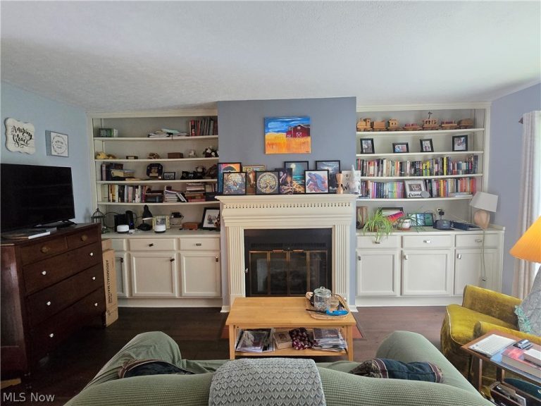 15 Acorn Lane, Coshocton, OH - Photo 2