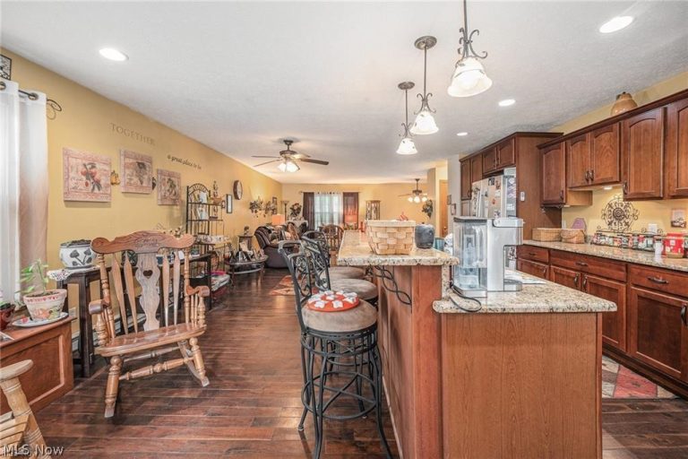 7032 Reed Road, Conneaut, OH - Photo 8