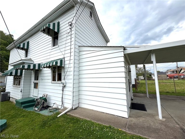 446 Sinclair Avenue, Yorkville, OH - Photo 4