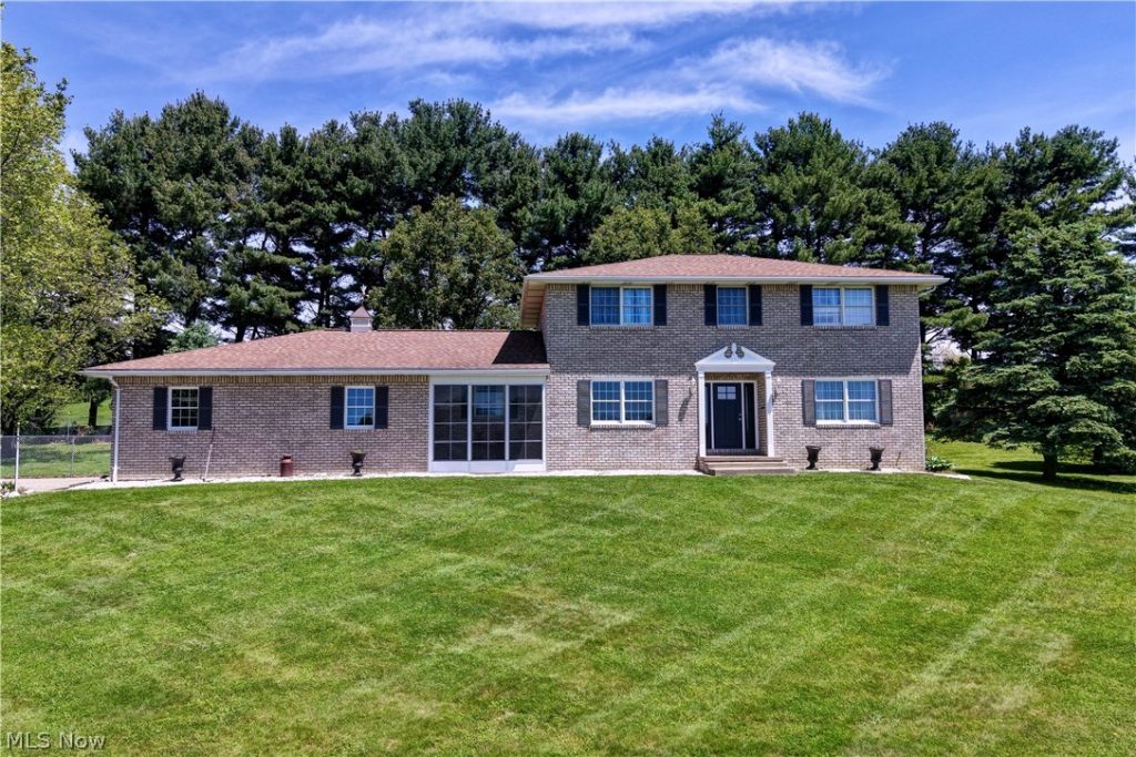 883 Basel Street, Sugarcreek, OH