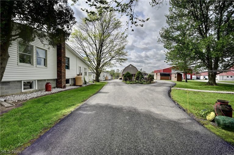 2393 Kinsman Road Northwest, North Bloomfield, OH - Photo 4