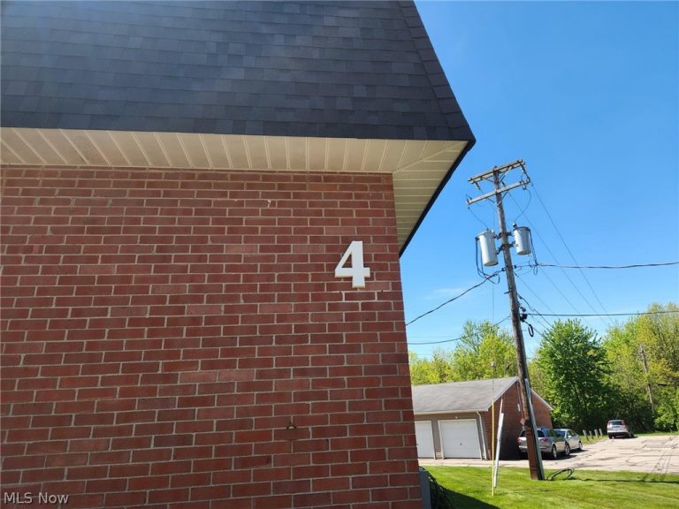 216 Moore Road, Avon Lake, OH - Photo 2