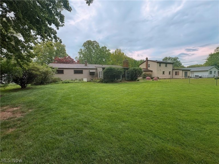 4439 Aspen Drive, Austintown, OH - Photo 4