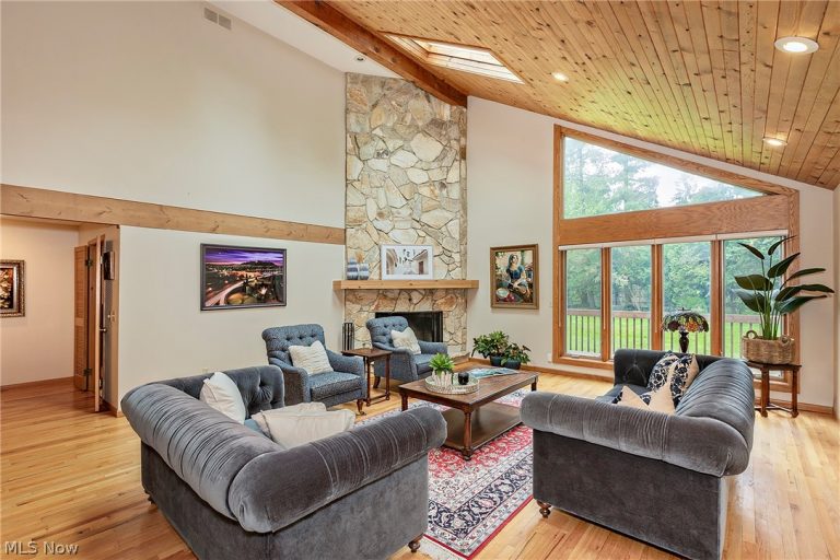 2626 Fairwood Drive, Pepper Pike, OH - Photo 6