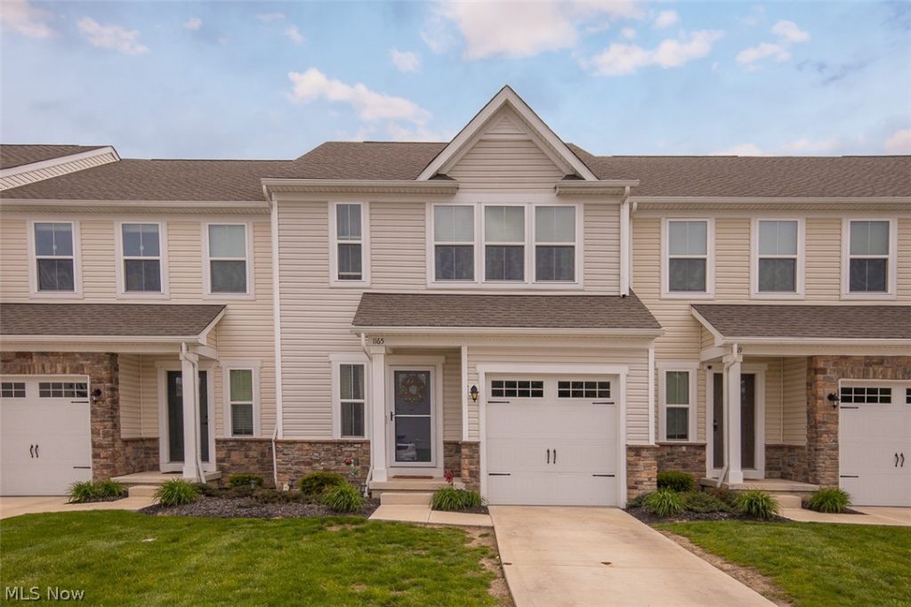 1165 Meadow Run, Copley, OH