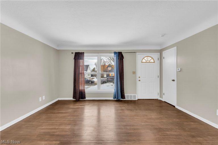 12918 Eastwood Boulevard, Garfield Heights, OH - Photo 3