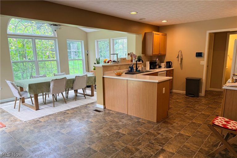 167 Creekledge Lane, Copley, OH - Photo 8