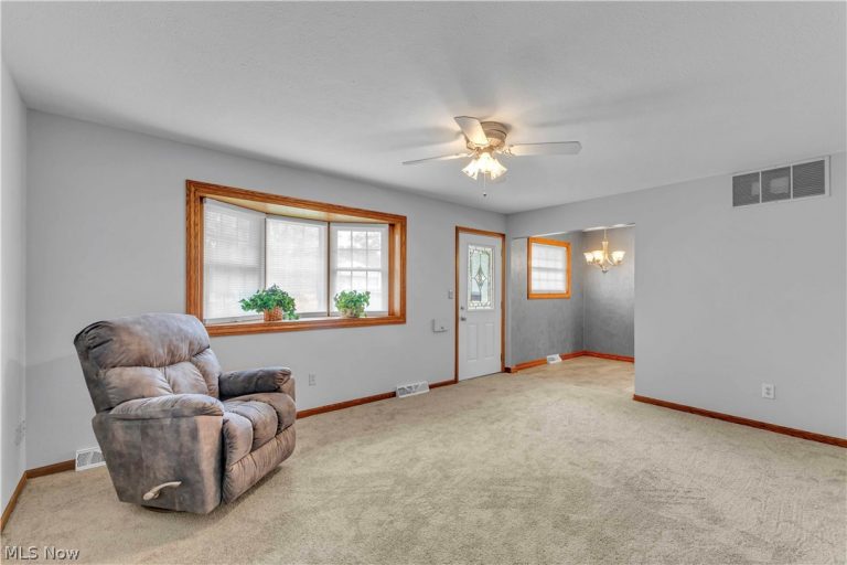 316 Thelma Drive, Sheffield Lake, OH - Photo 5