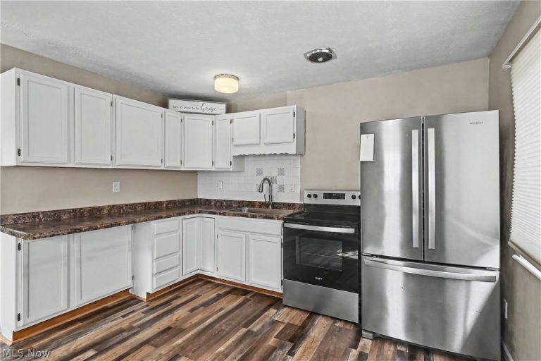 1415 Sara Avenue, Galion, OH - Photo 6