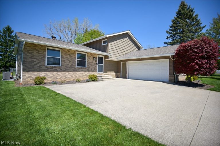 4749 Wolff Drive, Brunswick, OH - Photo 2
