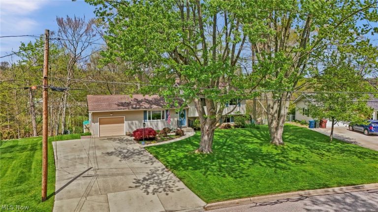 3109 Fair Oaks Drive, Norton, OH - Photo 2