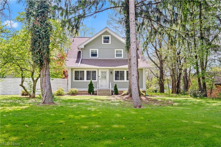 2136 Sprague Road, Broadview Heights, OH - Photo 2