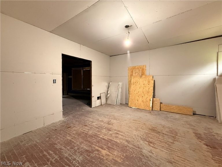10704 Pasadena Avenue, Cleveland, OH - Photo 4