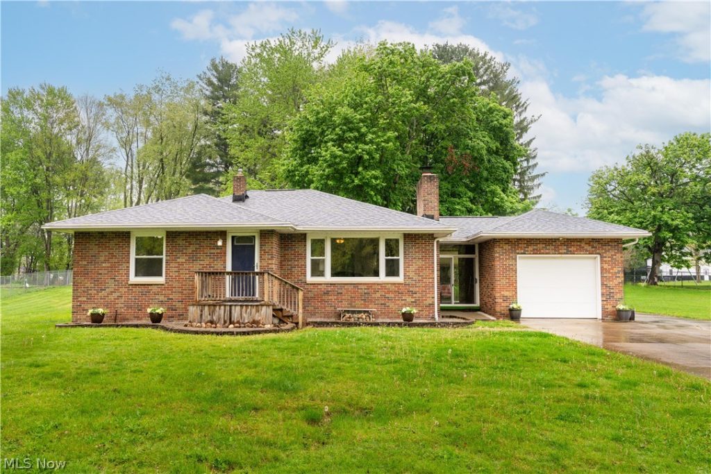 1213 Pleasantview Avenue, North Canton, OH