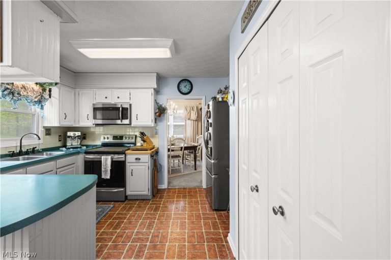 1200 Crackel Road, Aurora, OH - Photo 6