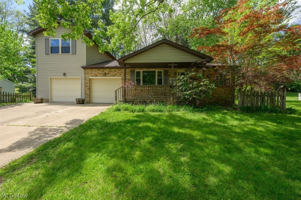 905 Pineview Avenue, North Canton, OH