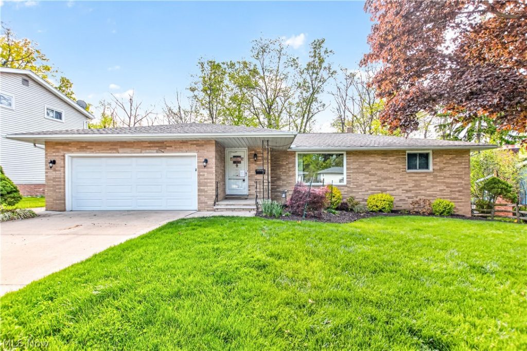 7704 Cecelia Drive, Parma, OH