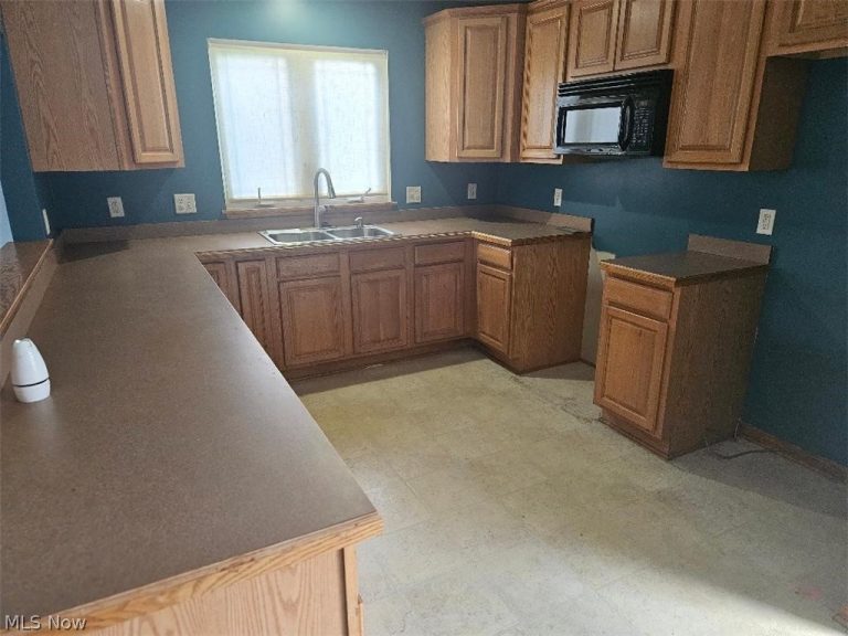 1206 Patriot Place, Massillon, OH - Photo 4