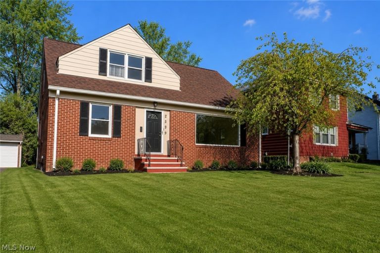 2529 Canterbury Road, Cleveland Heights, OH, 44118