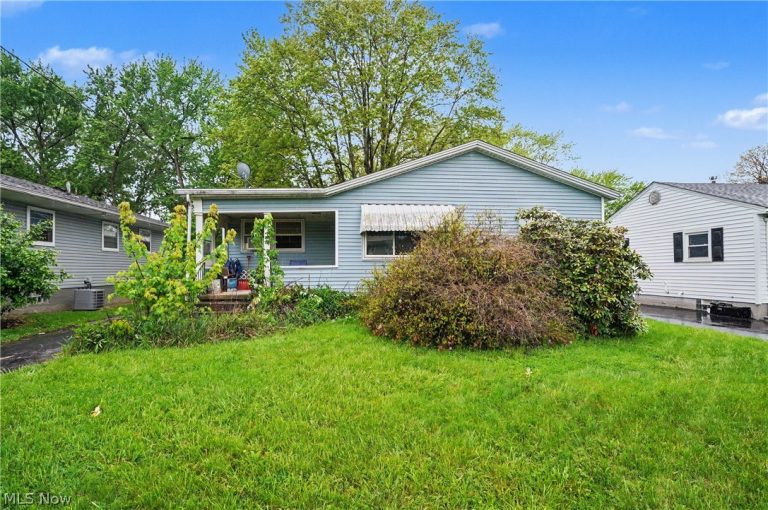 520 Sunset Drive, Hubbard, OH, 44425