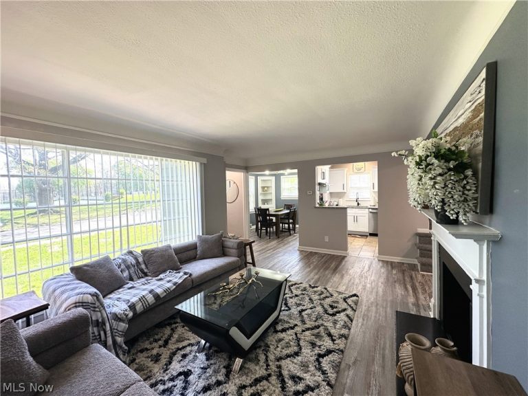982 Quarry Drive, Cleveland Heights, OH - Photo 4