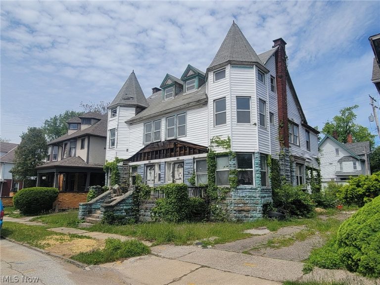 1737 Lakefront Avenue, East Cleveland, OH - Photo 2
