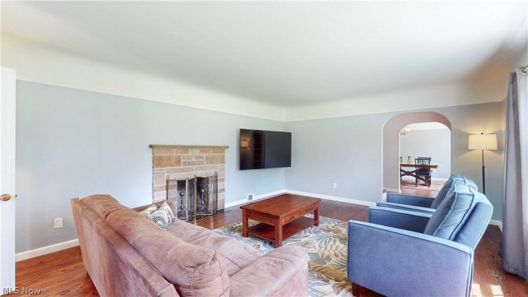 28449 Pike Drive, Orange, OH - Photo 3