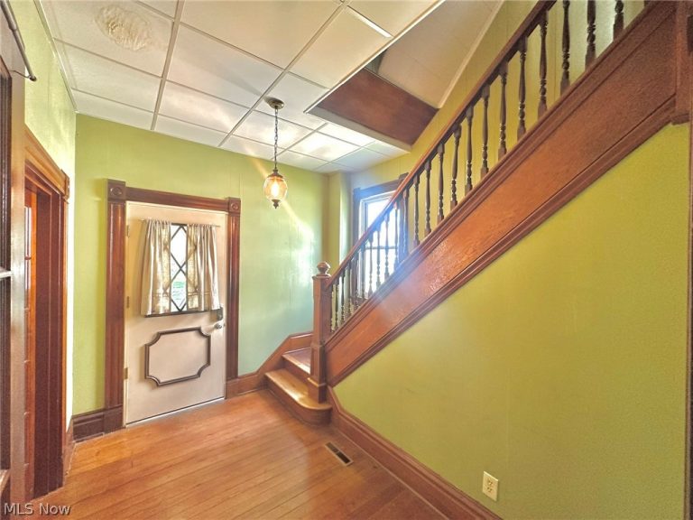 427 Columbia Avenue, Williamstown, WV - Photo 6