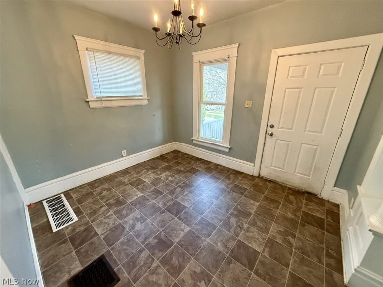 222 Rhodes Avenue, Akron, OH - Photo 5