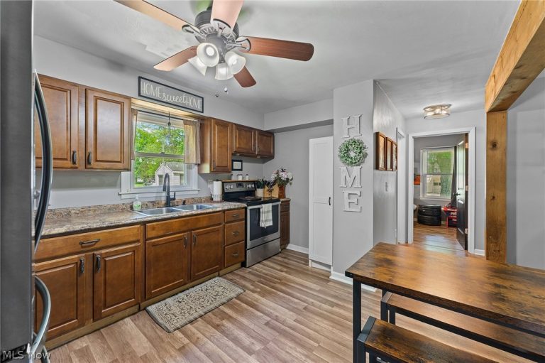 1521 Park Avenue, Niles, OH - Photo 8