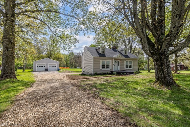 1405 Medina Line Road, Wadsworth, OH - Photo 2