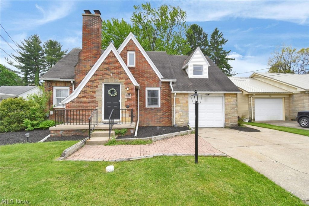 955 Maumee Avenue, Mansfield, OH