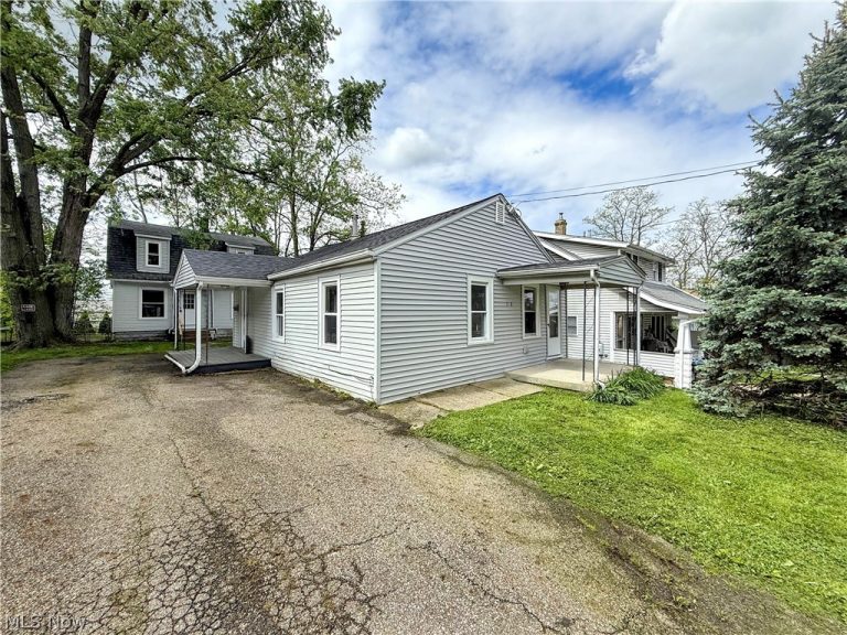 242 Orchard Avenue, Cuyahoga Falls, OH - Photo 2