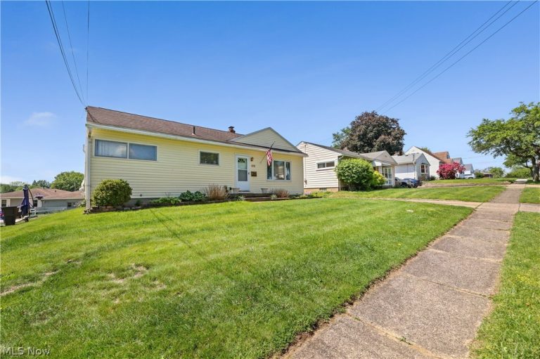 126 Clinton Avenue, Akron, OH - Photo 5