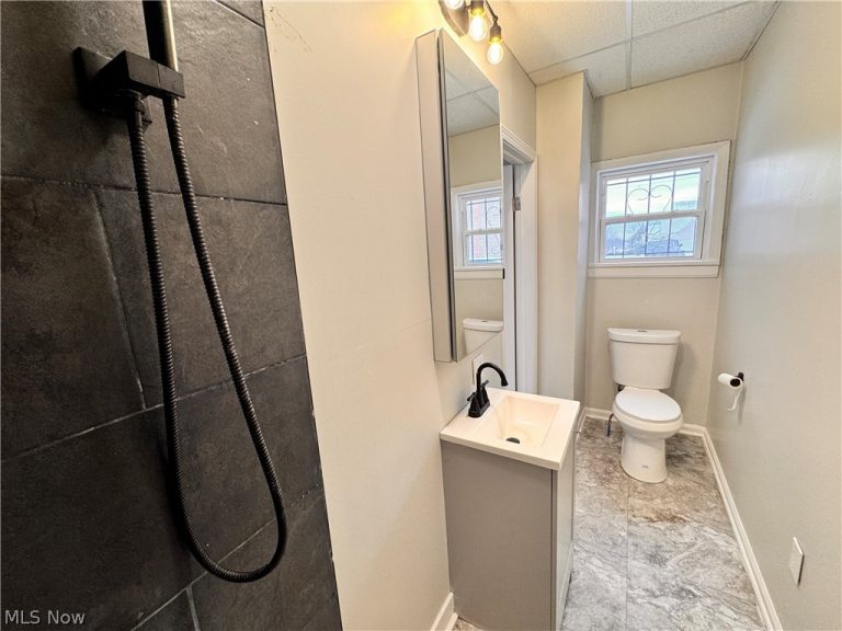 4106 Lee Road, Cleveland, OH - Photo 8