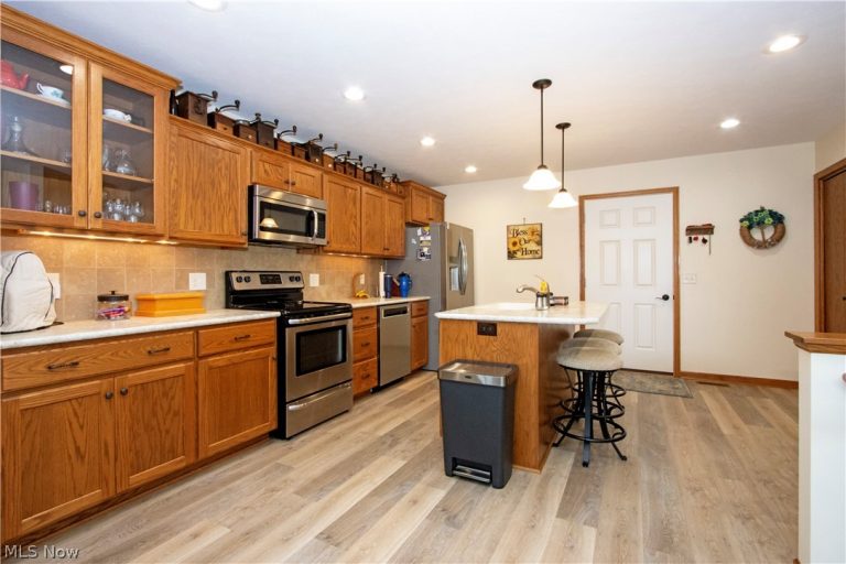 233 Woodbury Circle, Dalton, OH - Photo 3